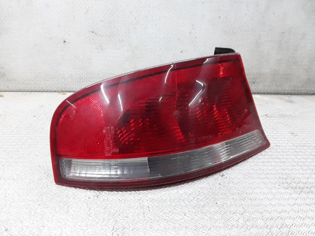 Rear/tail lights 04805353AB – Chrysler Sebring (ST-22 - JR) (2000-2007)