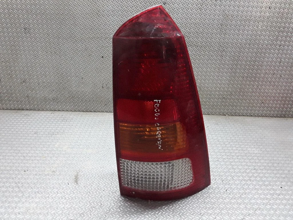 Rear/tail lights – Ford Focus (1998-2004)
