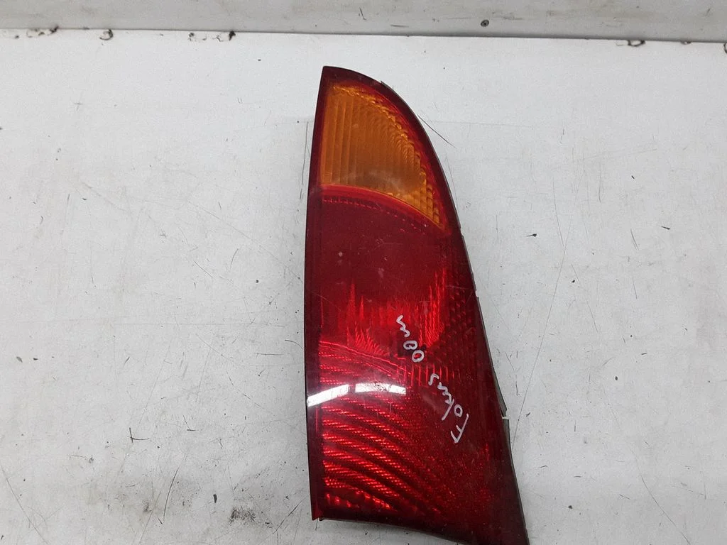 Rear/tail lights – Ford Focus (1998-2004)