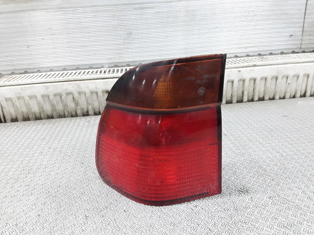 Lampa tylna w błotniku – BMW Seria 5 E39 (1996-2003)