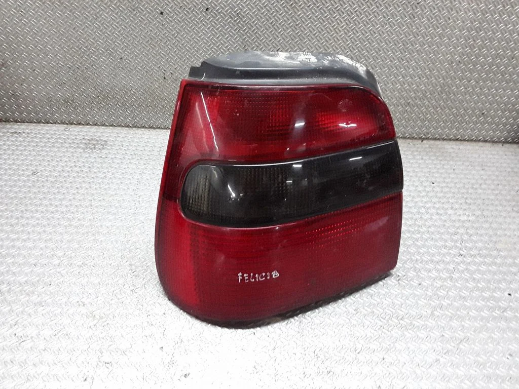 Lampa tylna w błotniku – Skoda Felicia I (1994-1998)