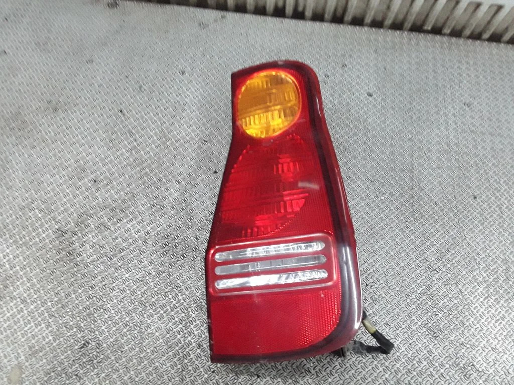 Rear/tail lights E139951
