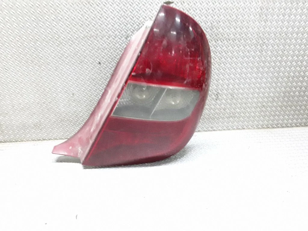 Rear/tail lights – Citroen C5 (2001-2004)