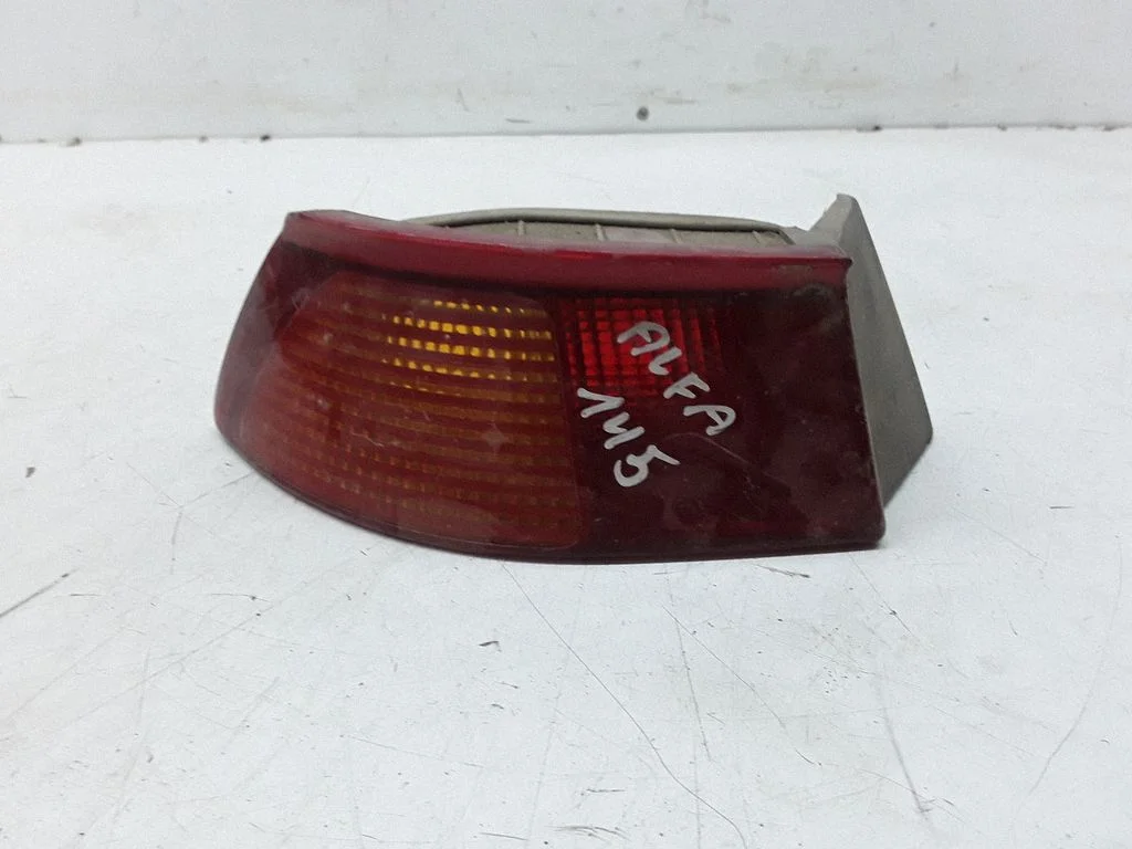 Lampa tylna w błotniku 36390748
