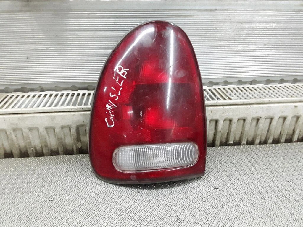 Lampa tylna w błotniku 4576363