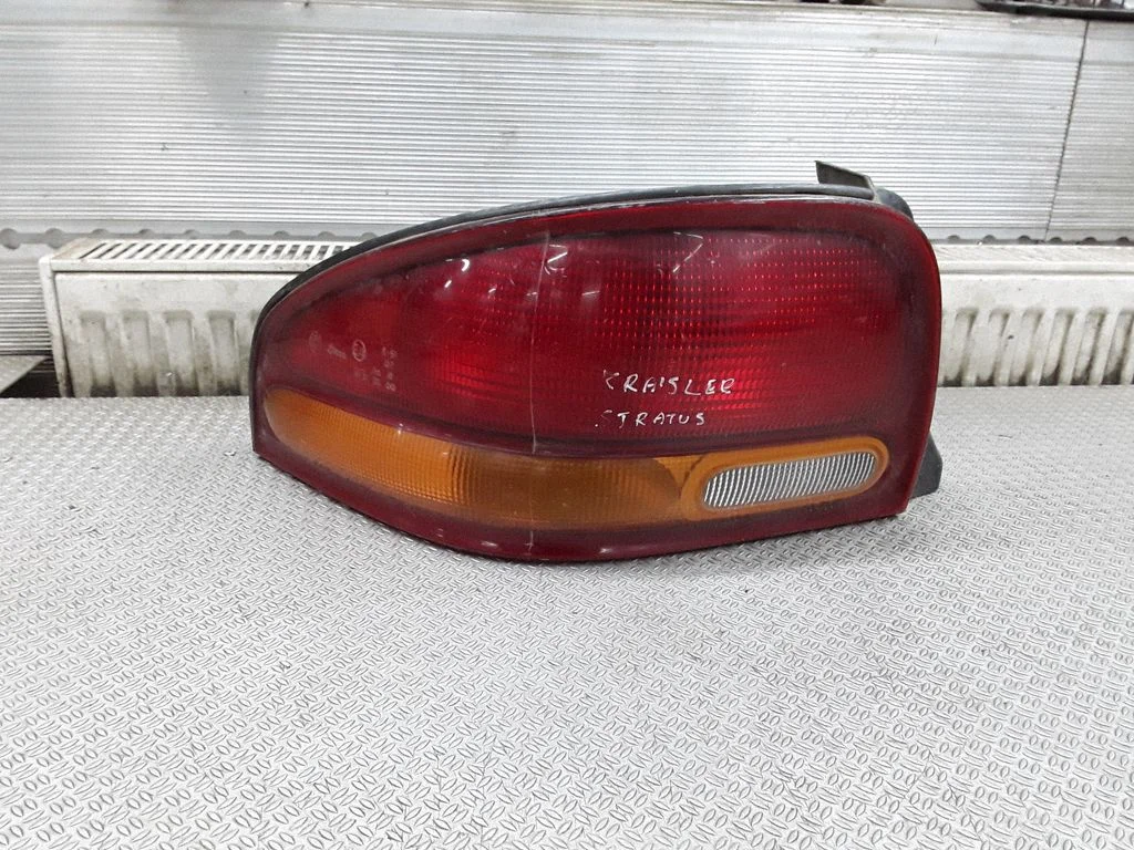 Rear/tail lights – Chrysler Stratus (1995-2001)