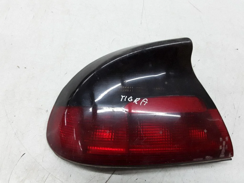 Aizmugurējais lukturis virsbūvē 5065 – Opel Tigra A (1994-2000)