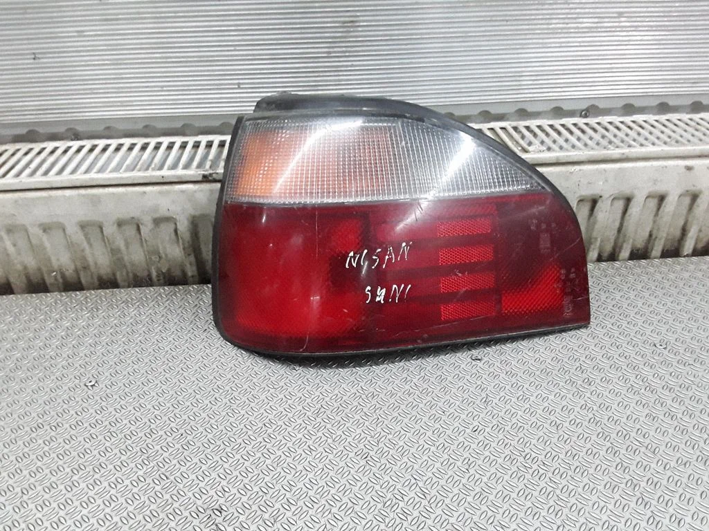 Rear/tail lights – Nissan Sunny (1987-1991)