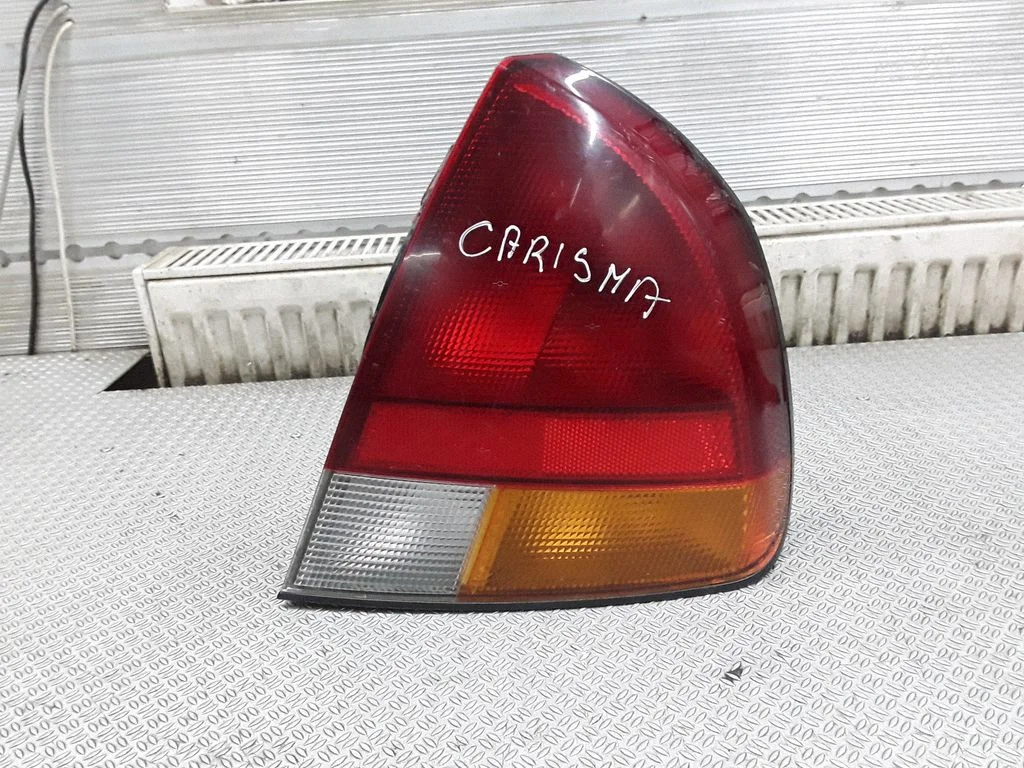 Rear/tail lights – Mitsubishi Carisma (1996-1999)