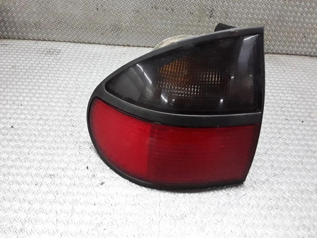 Rear/tail lights – Renault Laguna I (1994-2000)