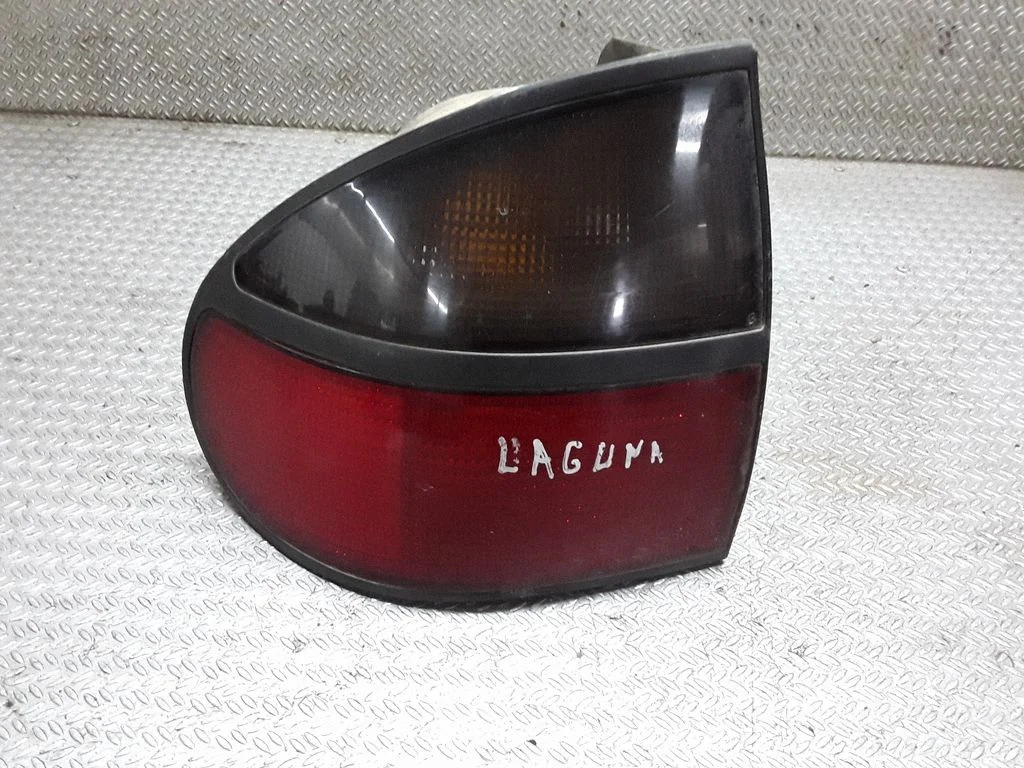 Rear/tail lights – Renault Laguna I (1994-2000)