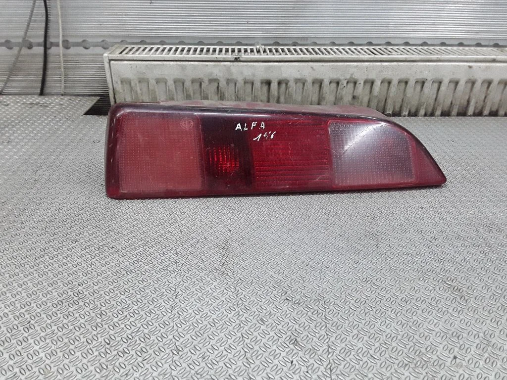 Lampa tylna w błotniku 37190748
