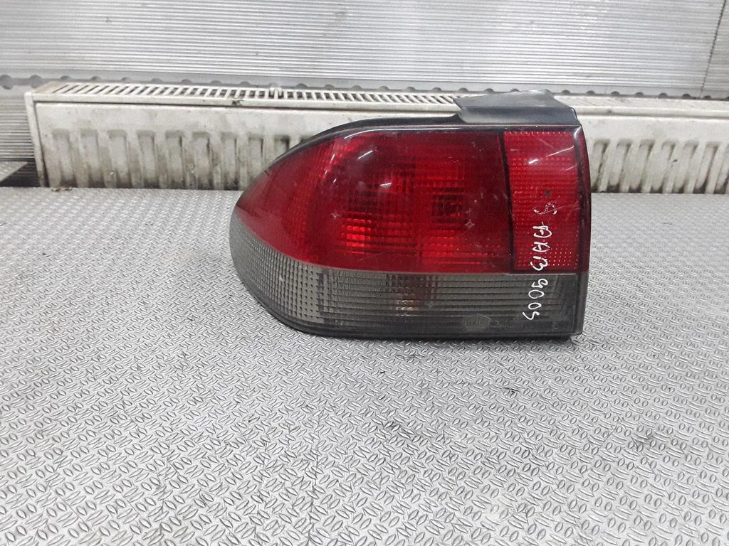 Aizmugurējais lukturis virsbūvē E179306 – Saab 900 (1994-1998)