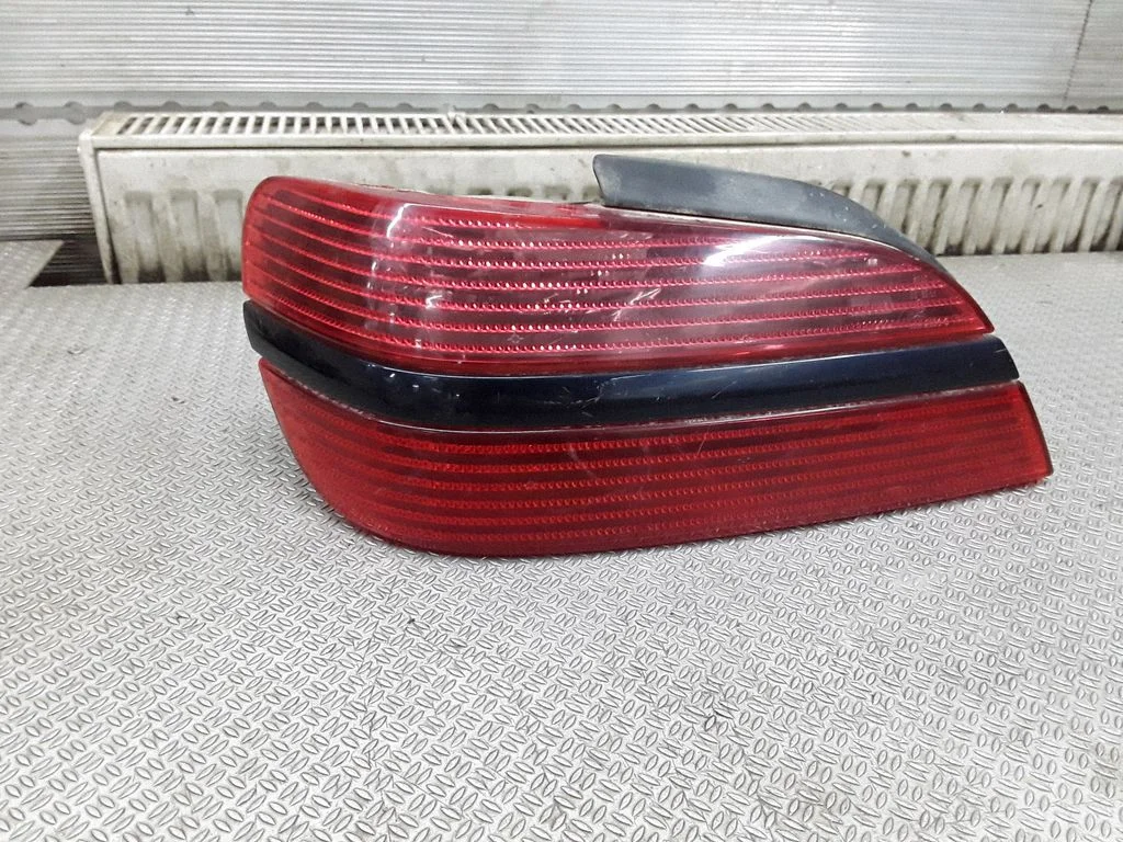 Lampa tylna w błotniku – Peugeot 406 (1999-2006)