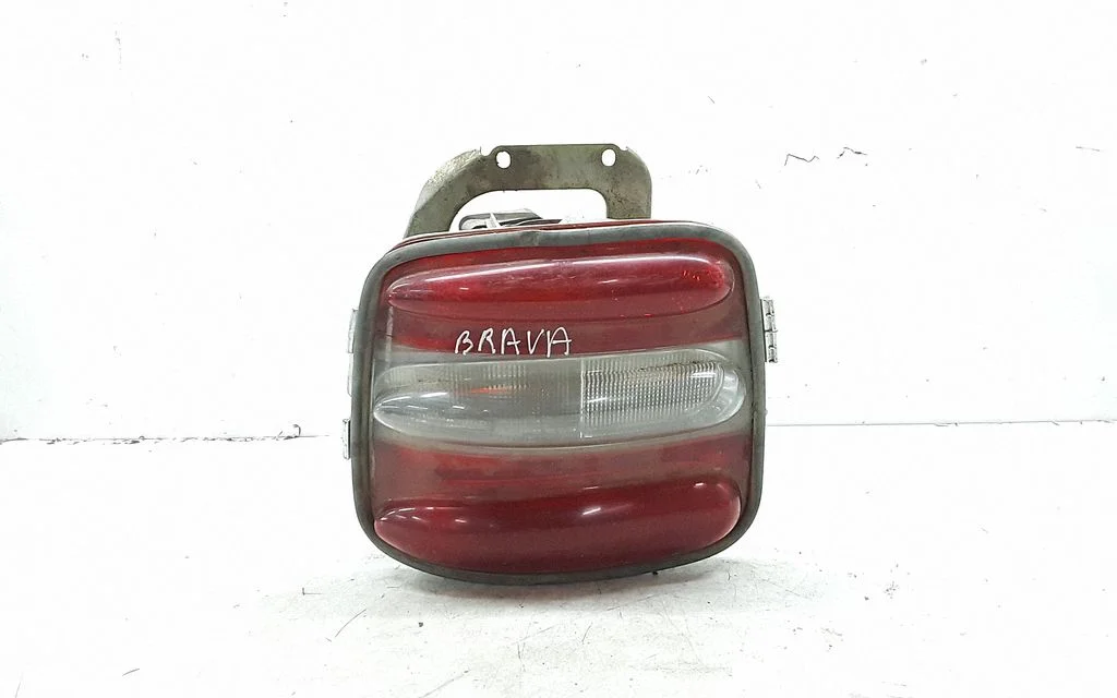 Aizmugurējais lukturis virsbūvē – Fiat Bravo - Brava (1996-2002), kreisā