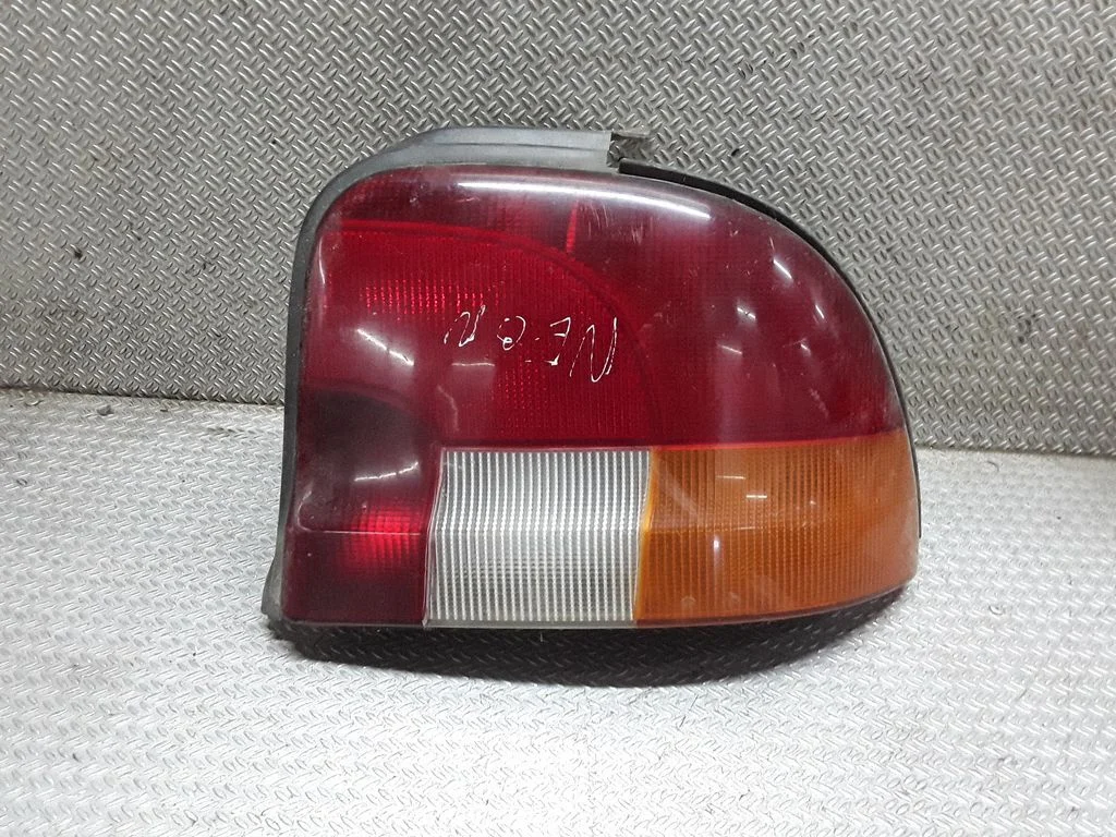 Tagatuli keres – Chrysler Neon I (1995-1999), parem