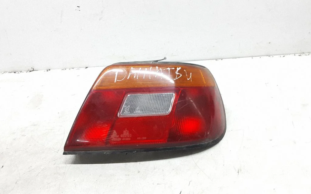 Rear/tail lights 0431999 – Daihatsu Charade (1994-2000)