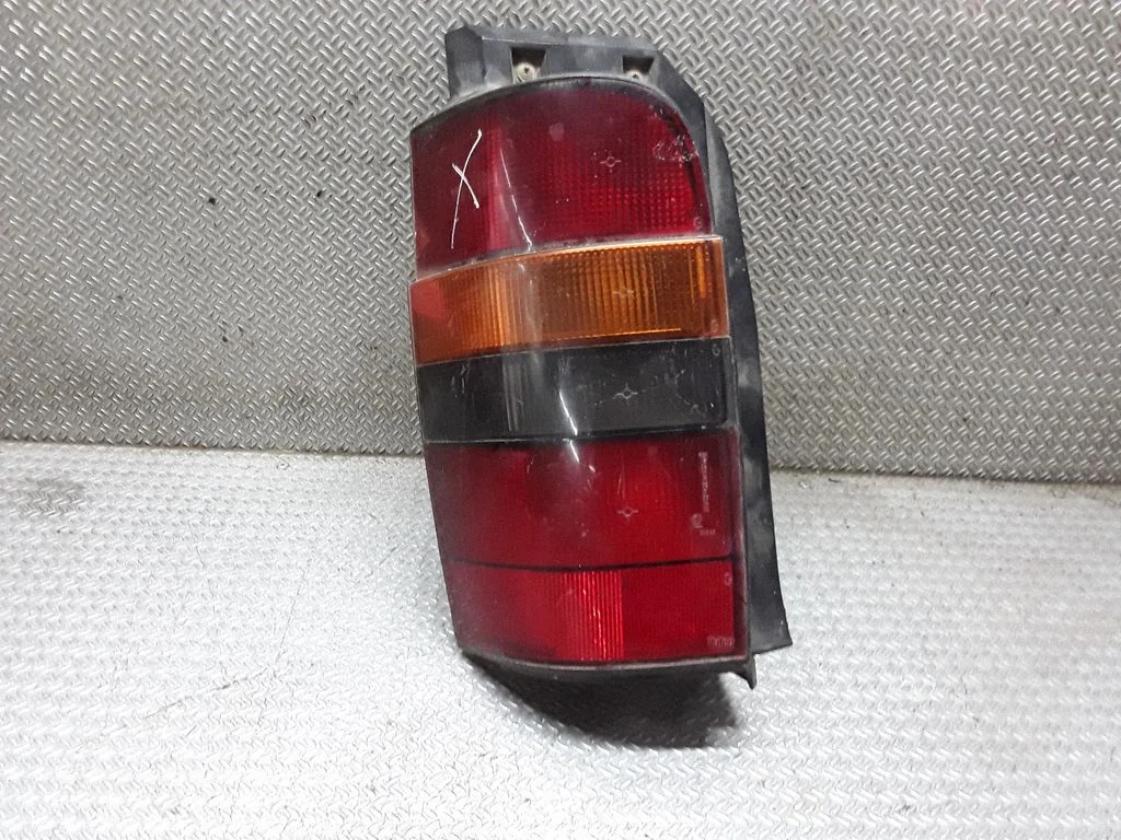 Lampa tylna w błotniku 602510189