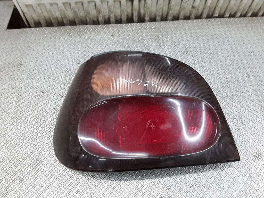 Lampa tylna w błotniku 7700828137