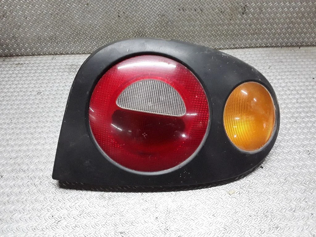 Lampa tylna w błotniku – prawa