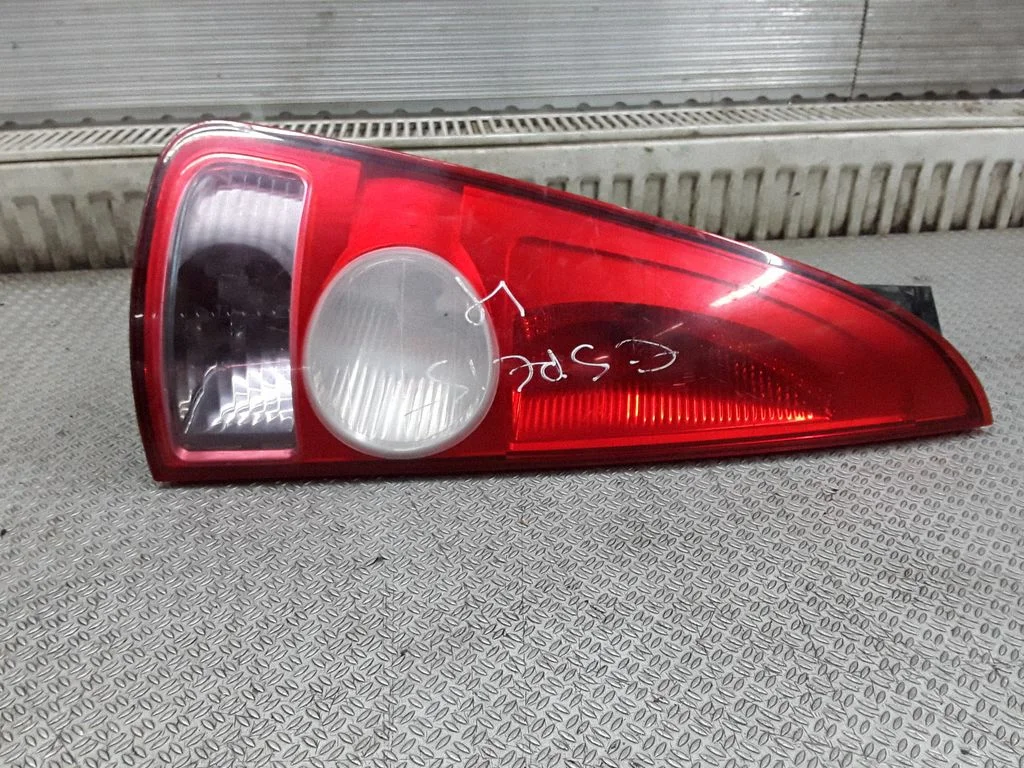 Lampa tylna w błotniku – Renault Espace - Grand espace IV (2004-2014)