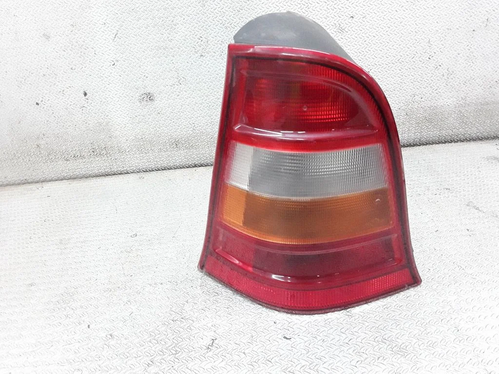Lampa tylna w błotniku – Mercedes-Benz Klasa A W168 (1997-2004)