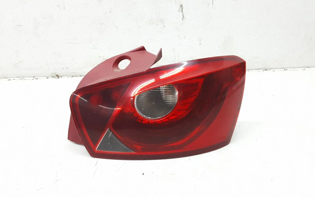 Lampa tylna w błotniku – Seat Ibiza IV (6J,6P) (2008-2017)