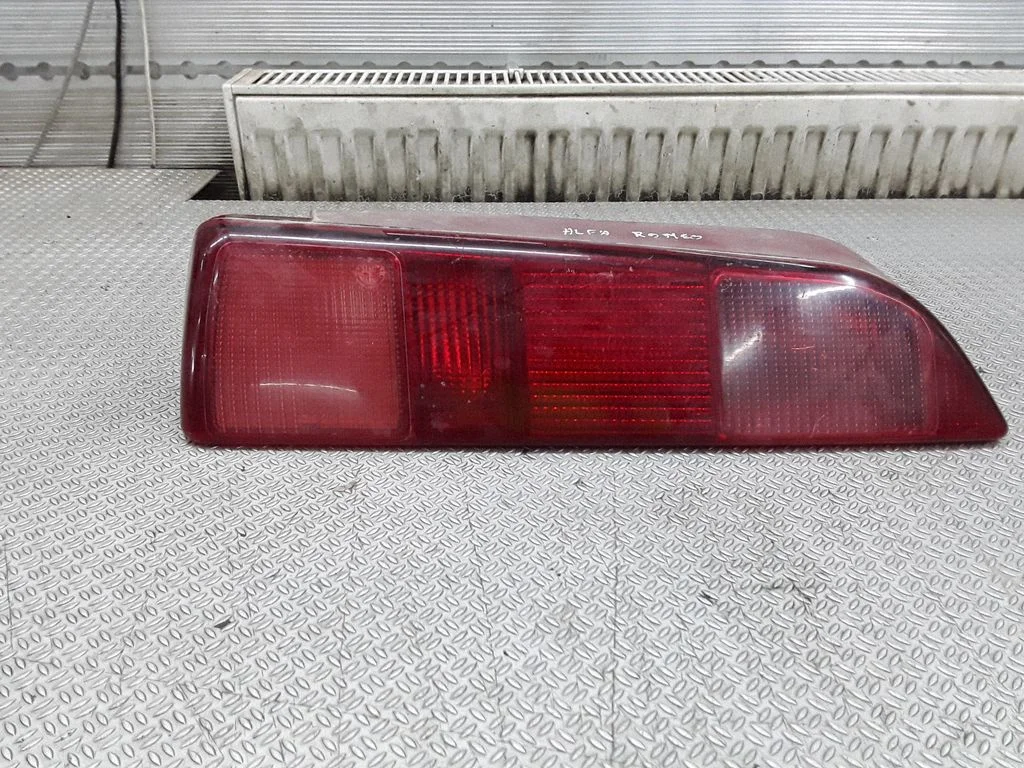 Lampa tylna w błotniku 37190748