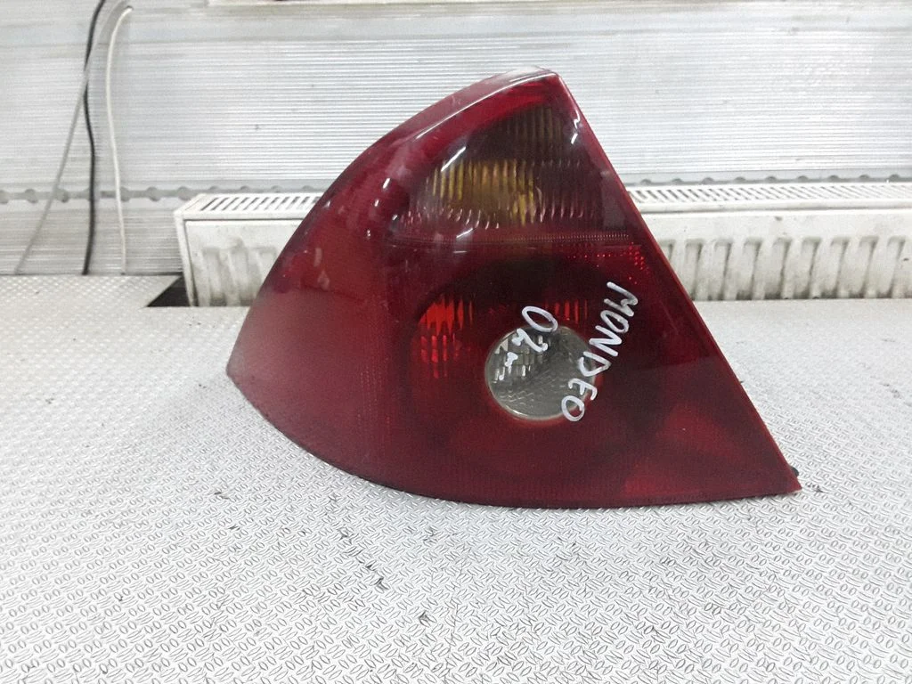 Rear/tail lights – Ford Mondeo Mk III (2000-2007)