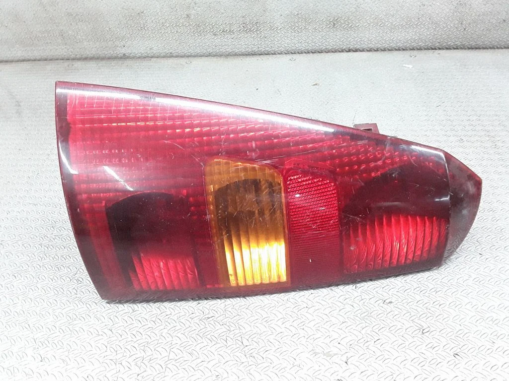 Rear/tail lights – left