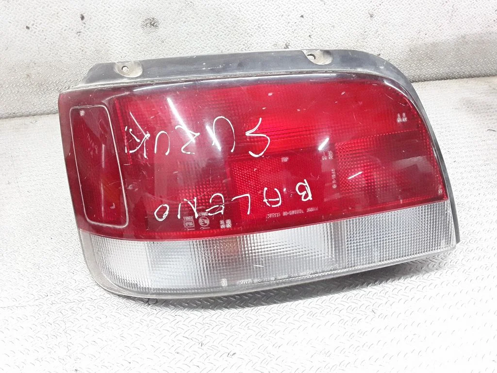 Lampa tylna w błotniku – Suzuki Esteem Baleno (1995-2001), lewa