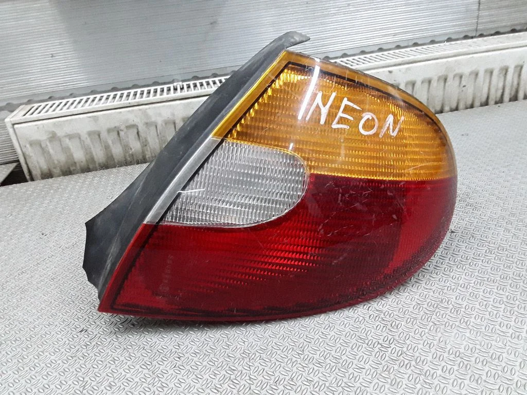 Tagatuli keres 5288528 – Chrysler Neon II (2000-2005)