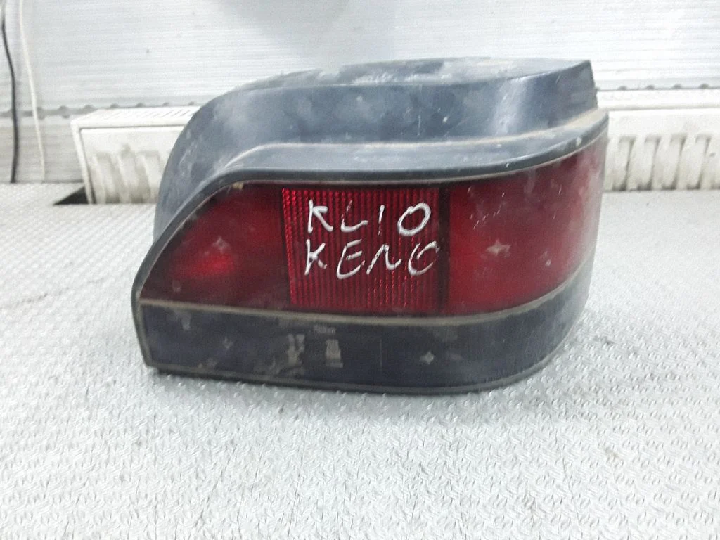 Lampa tylna w błotniku 7700796118