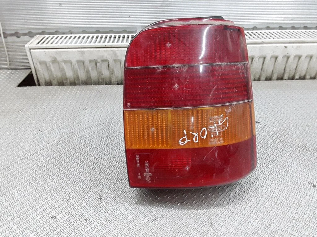 Tagatuli keres 93GG13A602AC – Ford Scorpio (1992-1994)