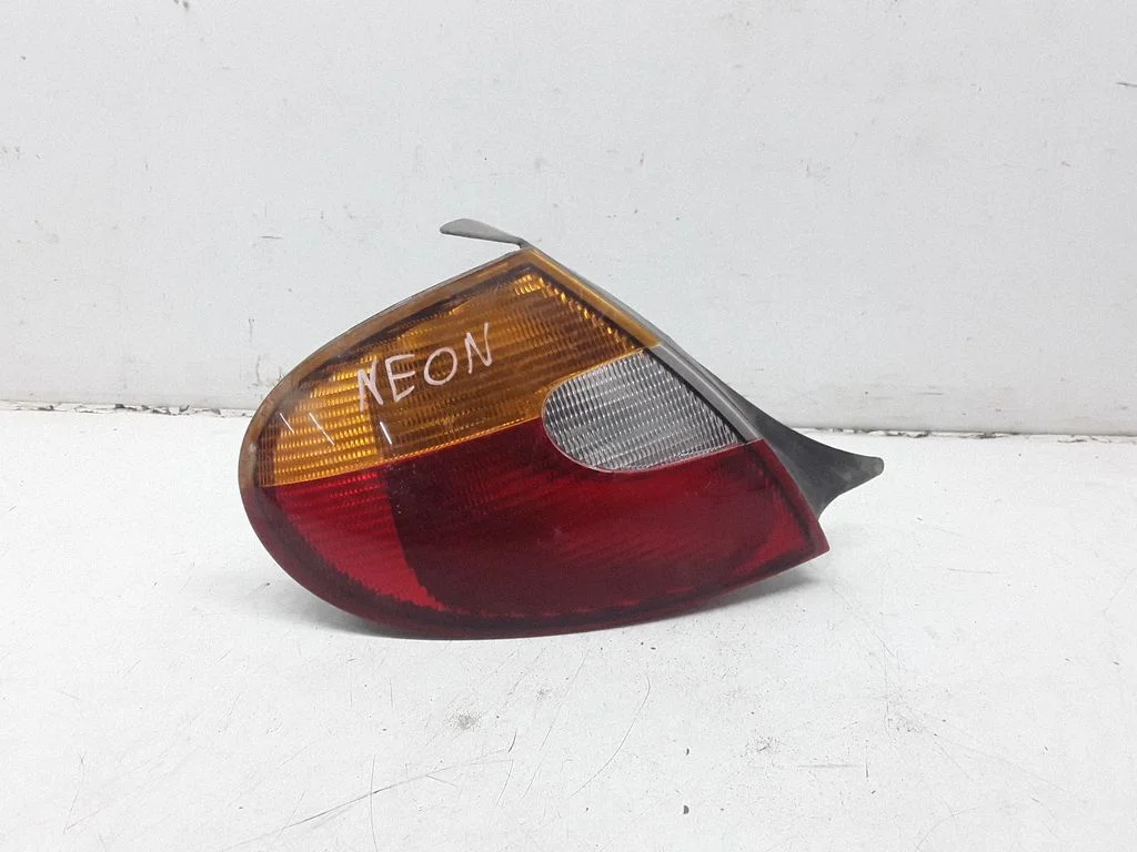 Tagatuli keres CC5288529AF – Chrysler Neon II (2000-2005)