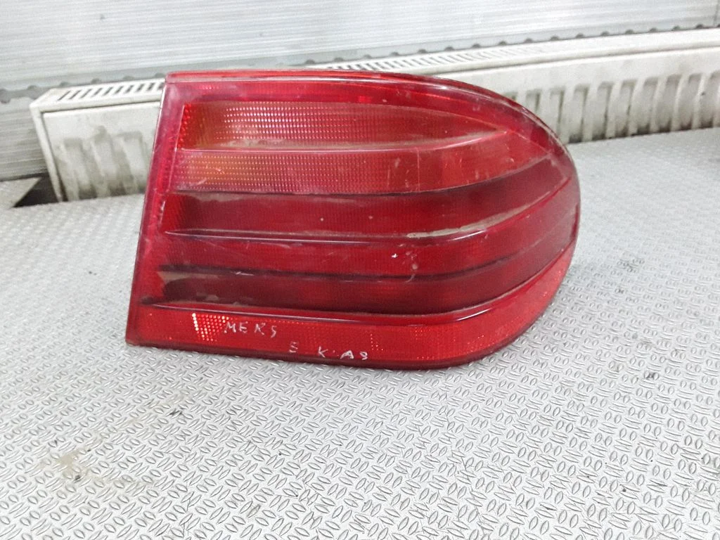 Rear/tail lights – Mercedes-Benz E-Class W210 (1995-2002)