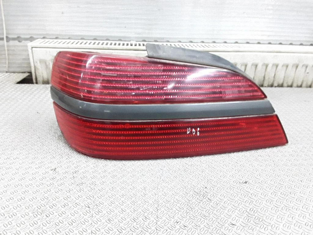 Lampa tylna w błotniku – Peugeot 406 (1999-2006)