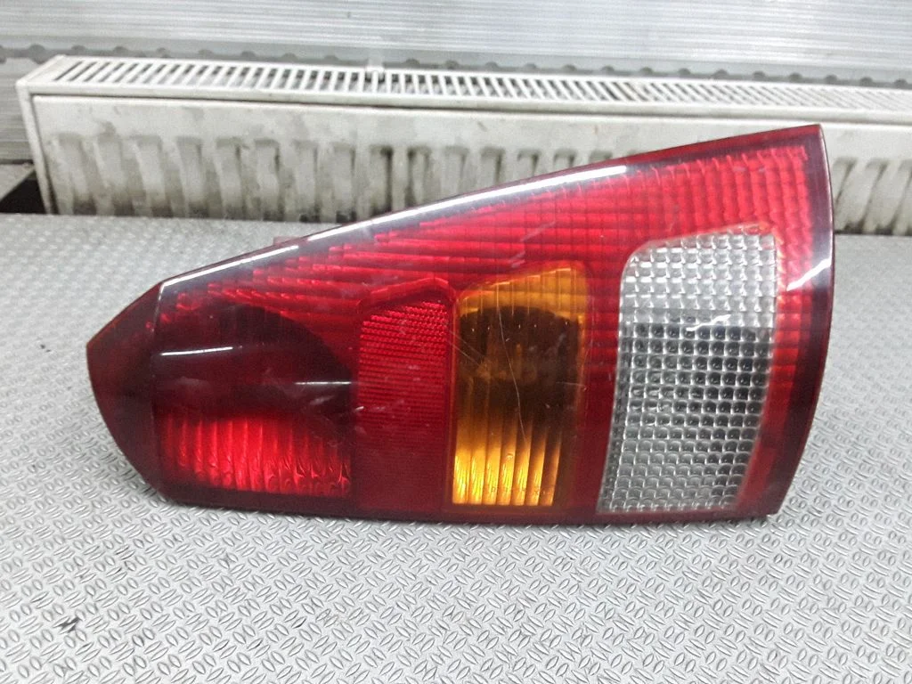 Rear/tail lights – Ford Focus (1998-2004)
