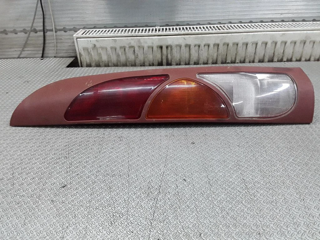 Rear/tail lights 015511959R
