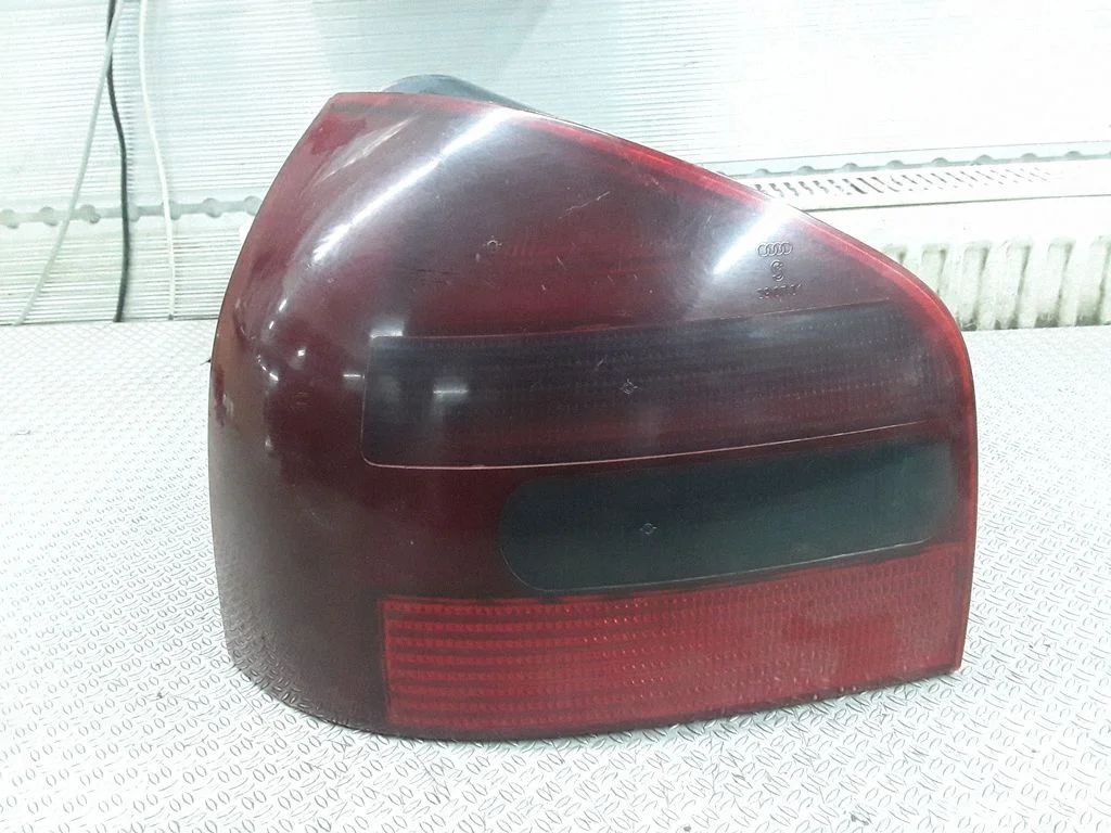 Rear/tail lights 8L0945095A