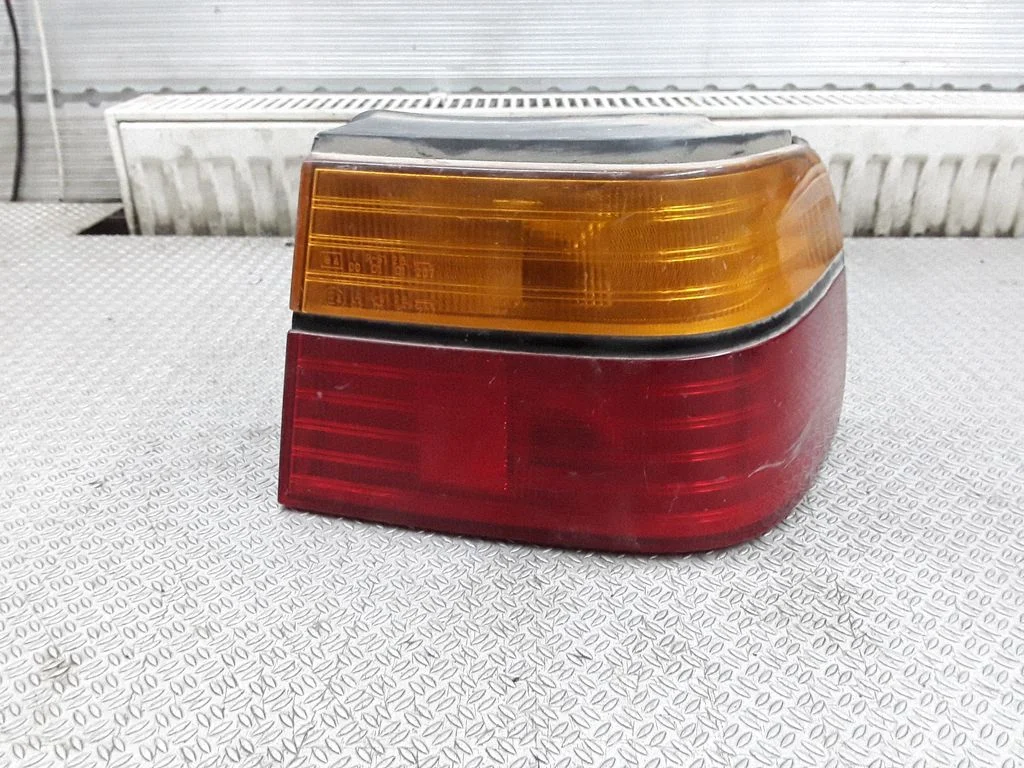 Lampa tylna w błotniku – prawa