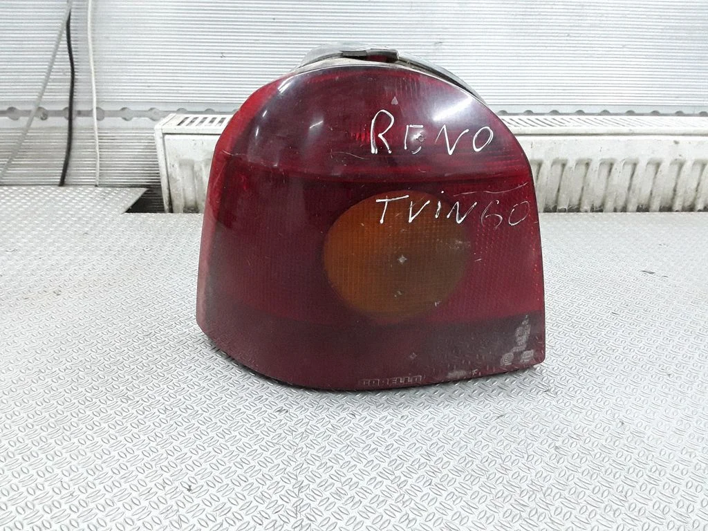 Aizmugurējais lukturis virsbūvē 7700820013 – Renault Twingo I (1994-1998)