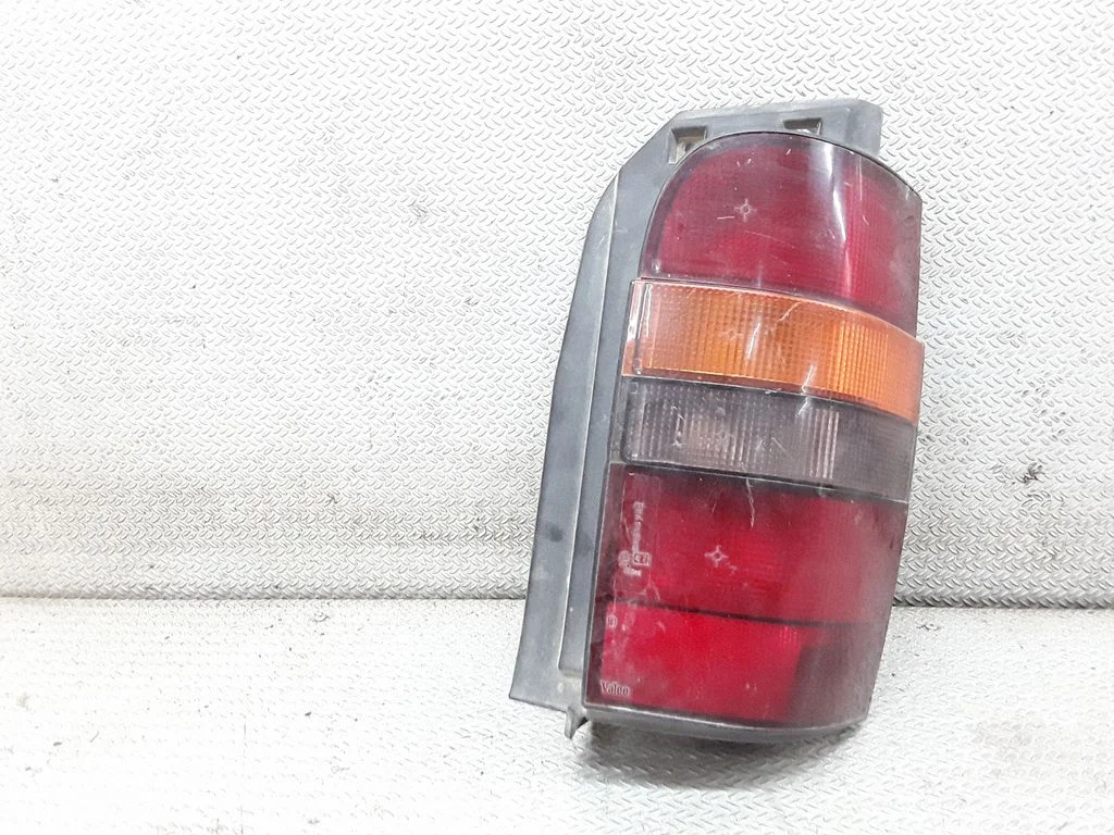 Lampa tylna w błotniku 602510189