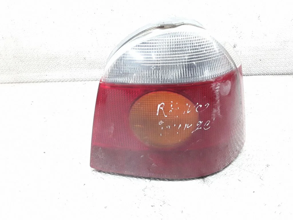 Aizmugurējais lukturis virsbūvē – Renault Twingo I (1994-1998), labā