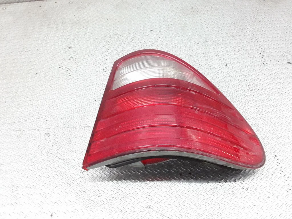 Rear/tail lights – Mercedes-Benz E-Class W210 (1995-2002)