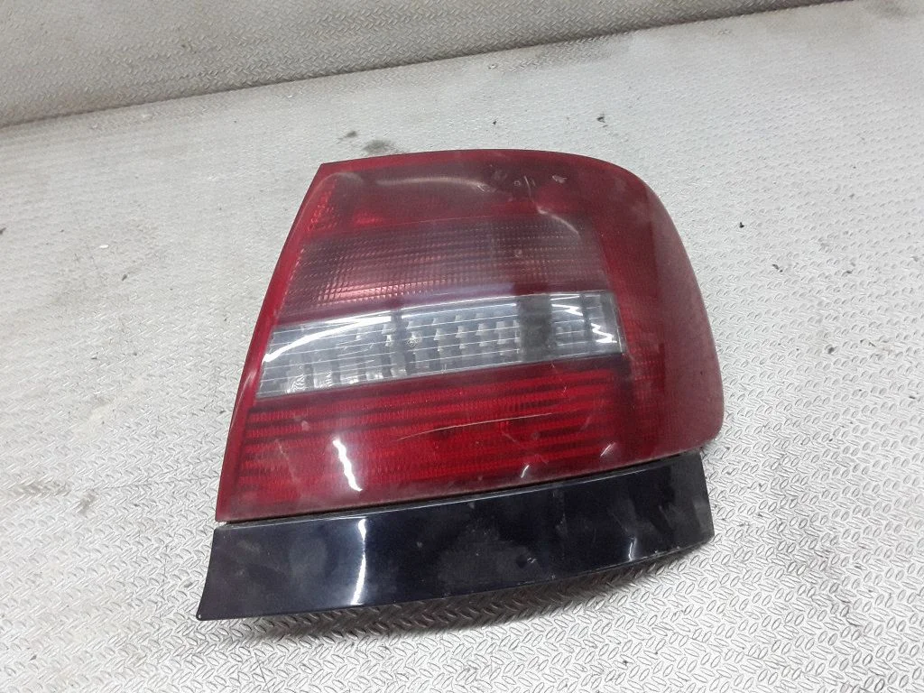 Rear/tail lights – Audi A4 S4 B5 8D (1994-1999)
