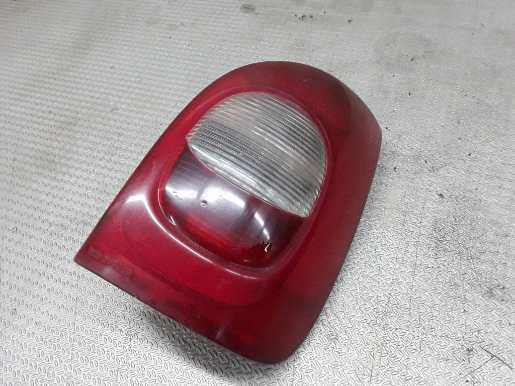Lampa tylna w błotniku 9631563980