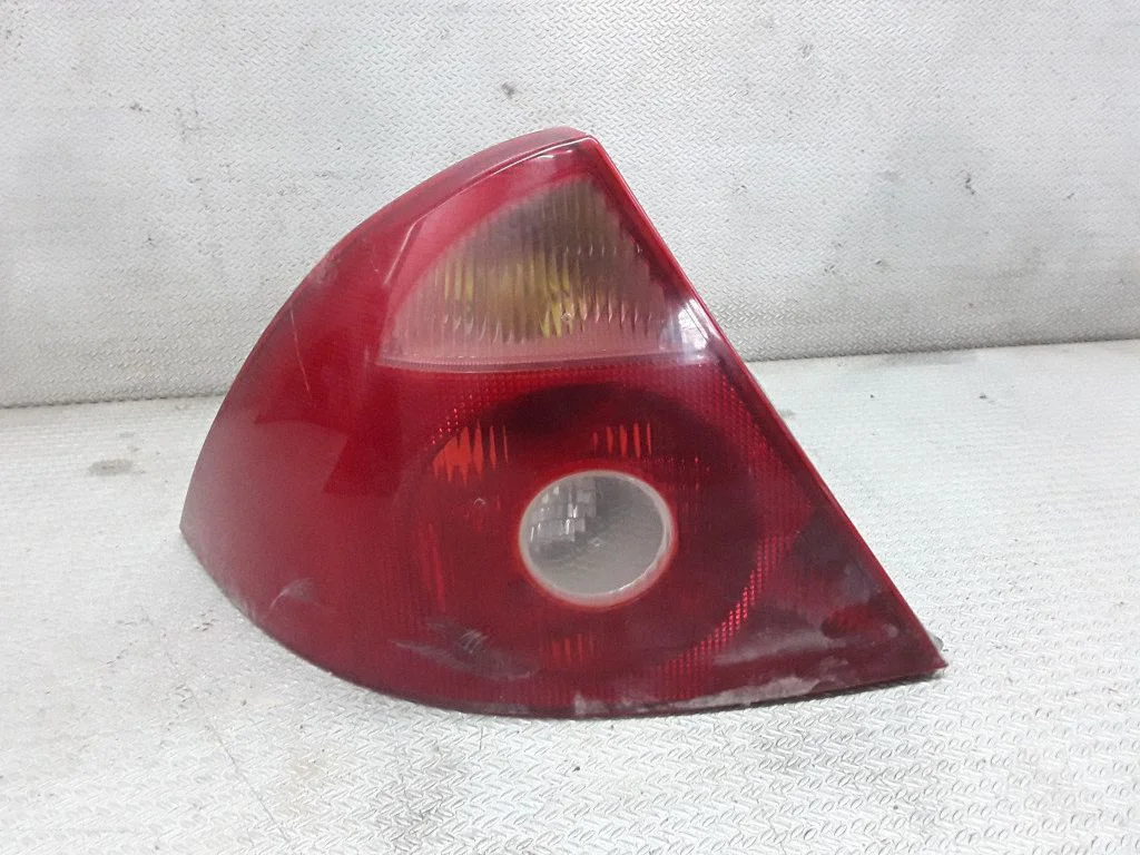 Rear/tail lights – Ford Mondeo Mk III (2000-2007)