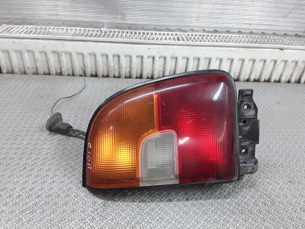 Lampa tylna w błotniku – prawa