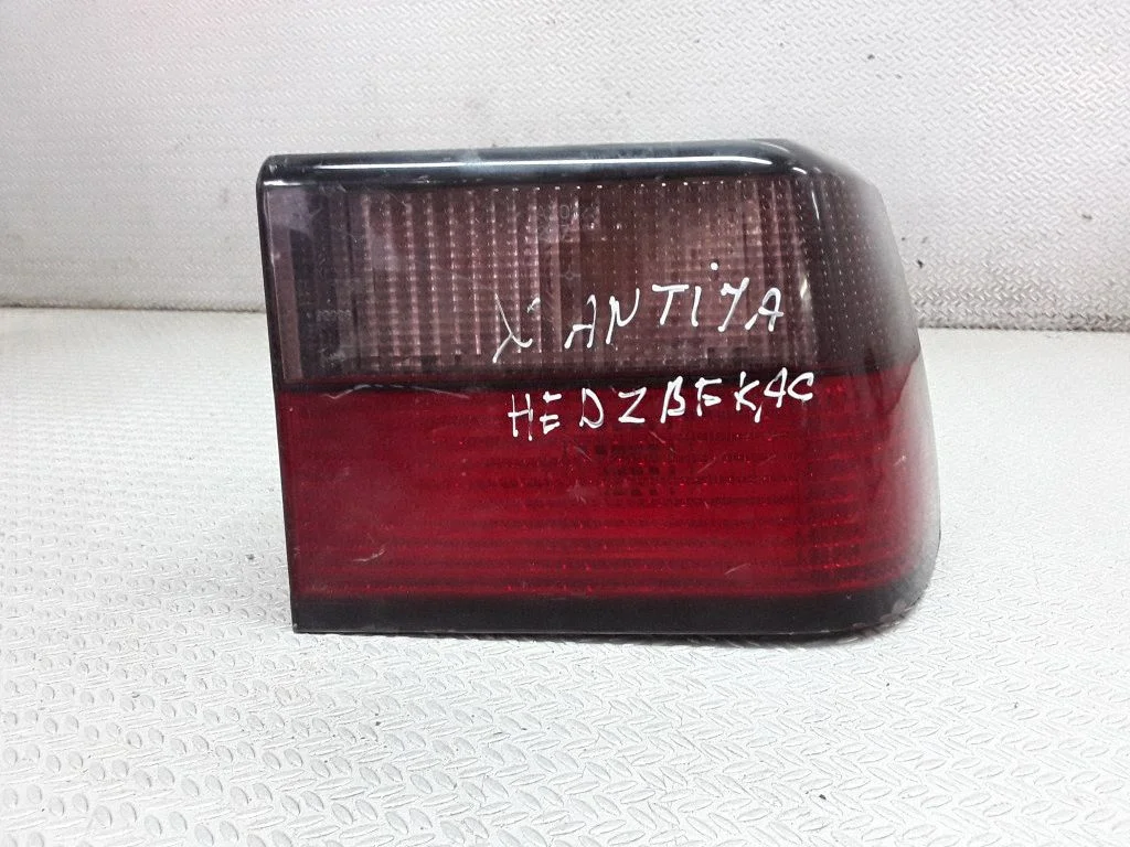 Lampa tylna w błotniku – prawa